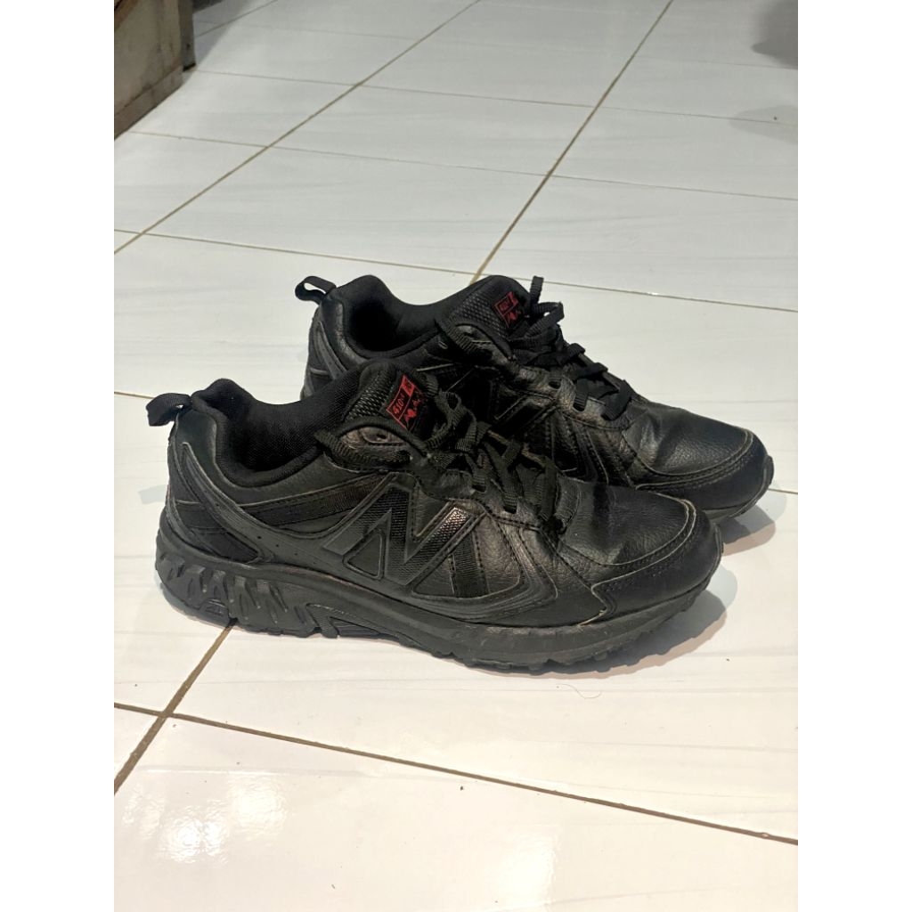 NB 410v5 Original New BaIance Istimewa Size 41 Insole 26 Hologram Menyala