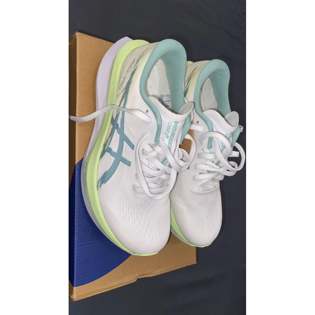 Asics Magic Speed 4
