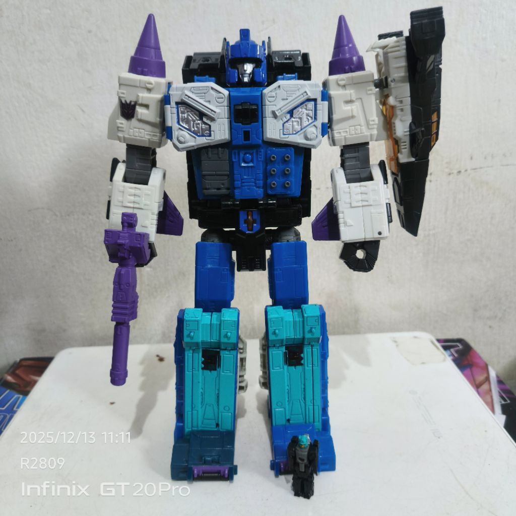 Transformers Titans Return Dreadnaut & Decepticon Overlord Hasbro tomy