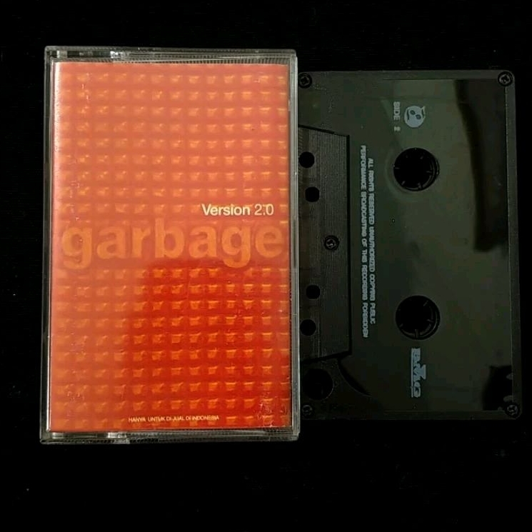 kaset pita Garbage album Version 2.0