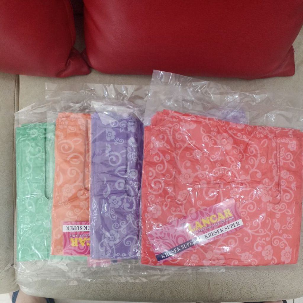kresek batik 28 lancar/kantong plastik batik uk.28