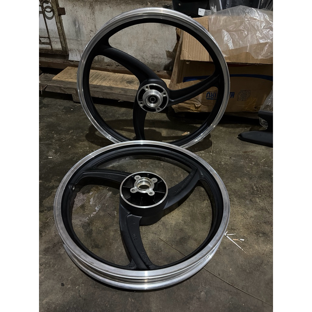 velg racing NOS dpn blk merk wtc kph supra 125 kharisma double disc