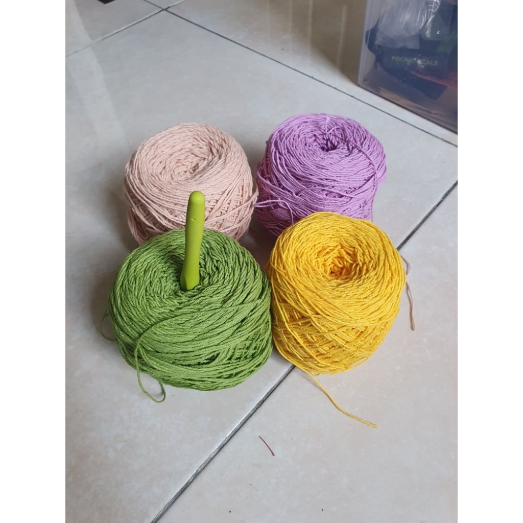 set benang dan jarum rajut