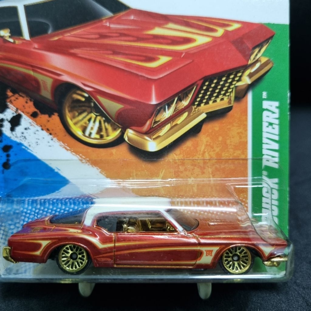 Diecast Mobil Hotwheels 1:64 1971 BUICK RIVIERA merah red