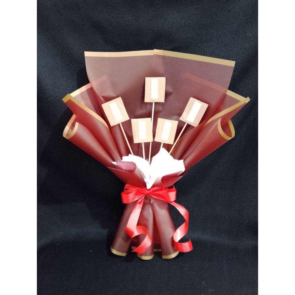 Buket kosongan tanpa isi