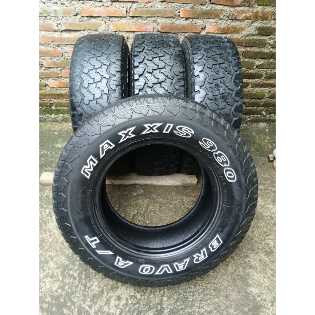 Ban Maxxis AT 245/70 R16