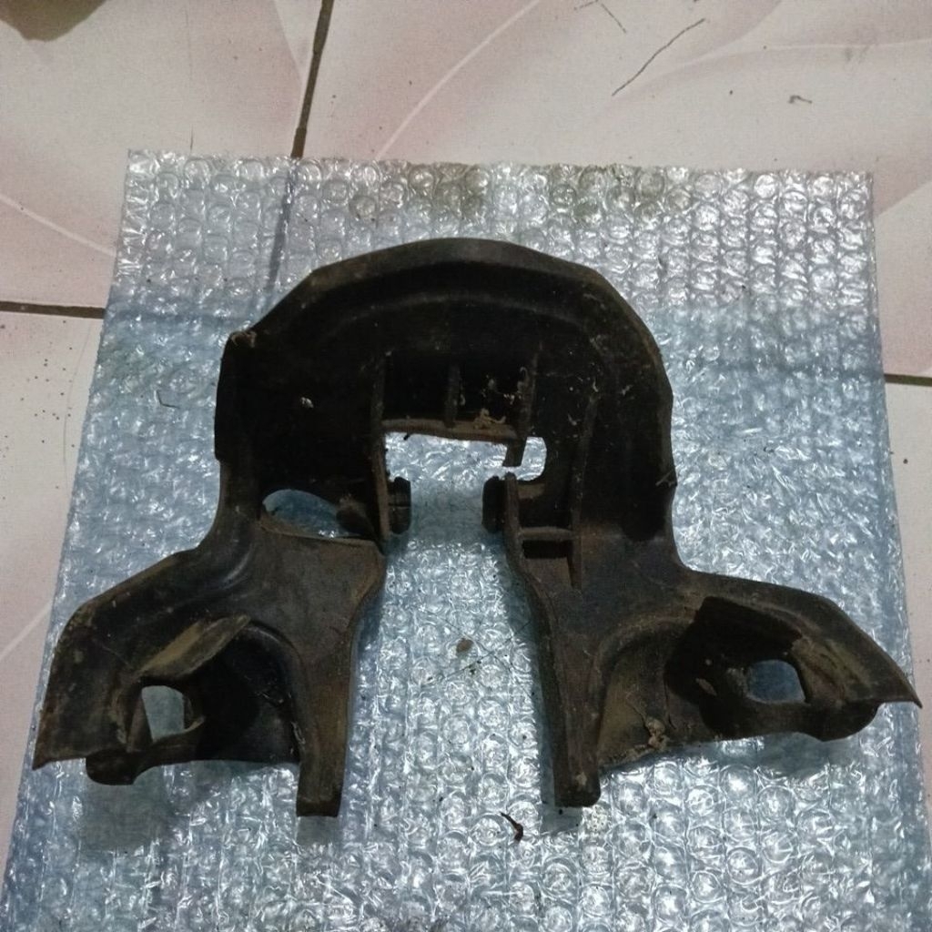 karet tutup rangka bagian atas box filter Yamaha Vega ZR original copotan