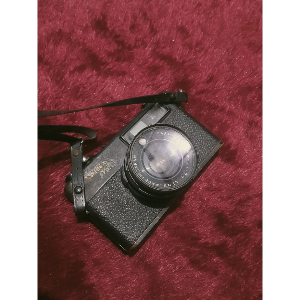 Yashica MG-1 Lensa Yashinon 45mm f/2.8 (1975)