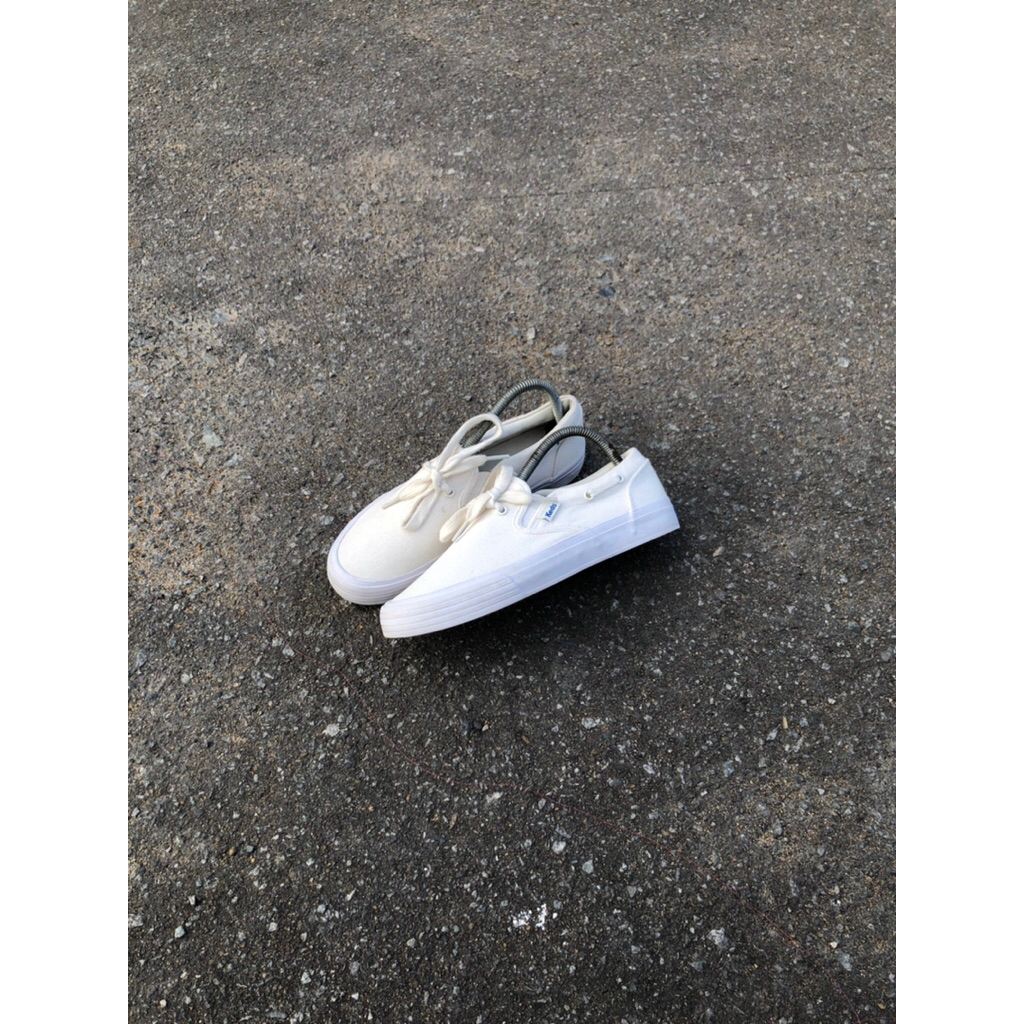 sepatu keds