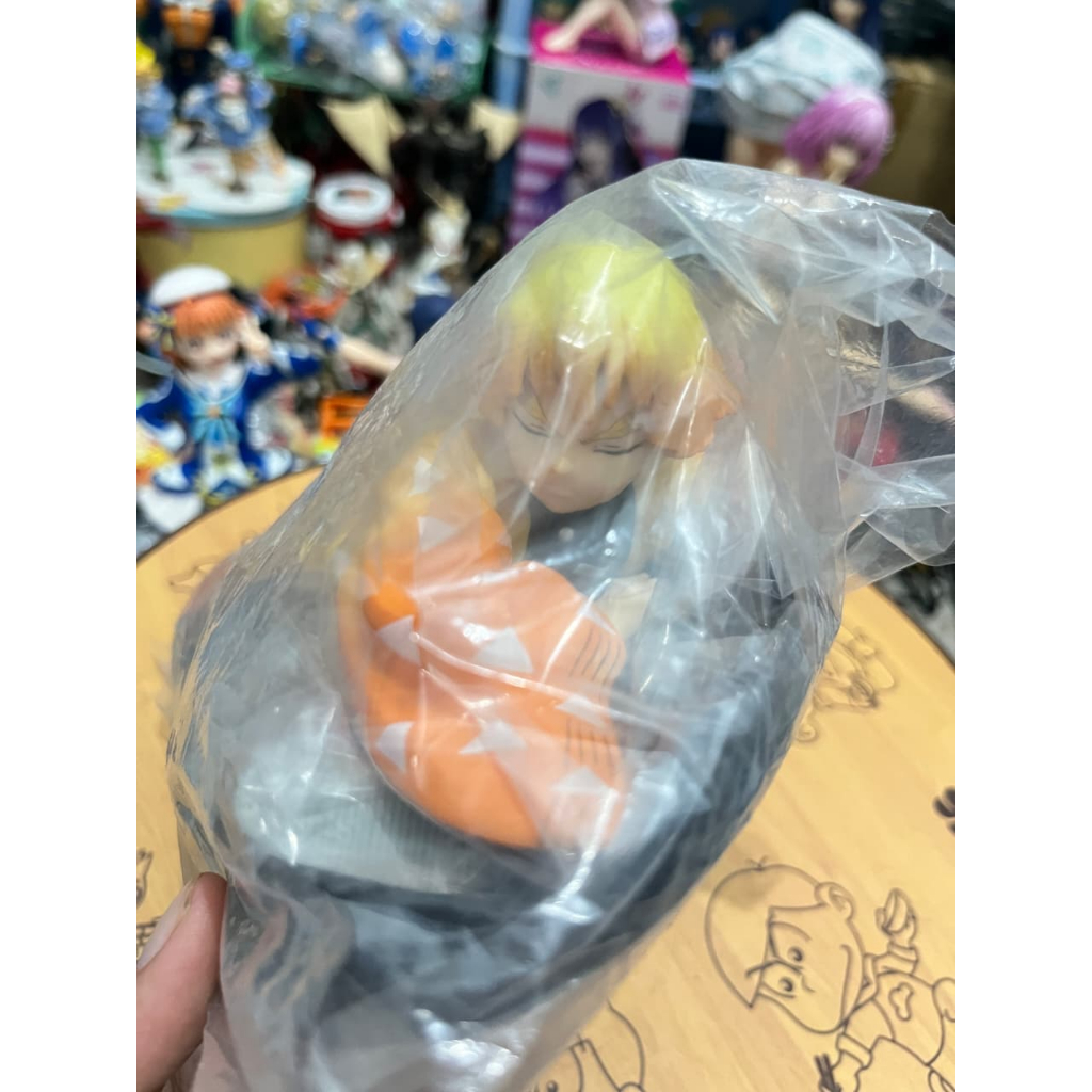 Figure OriginaSuper Premium Figure SEGA Zenitsu Agatsuma - Demon slayer