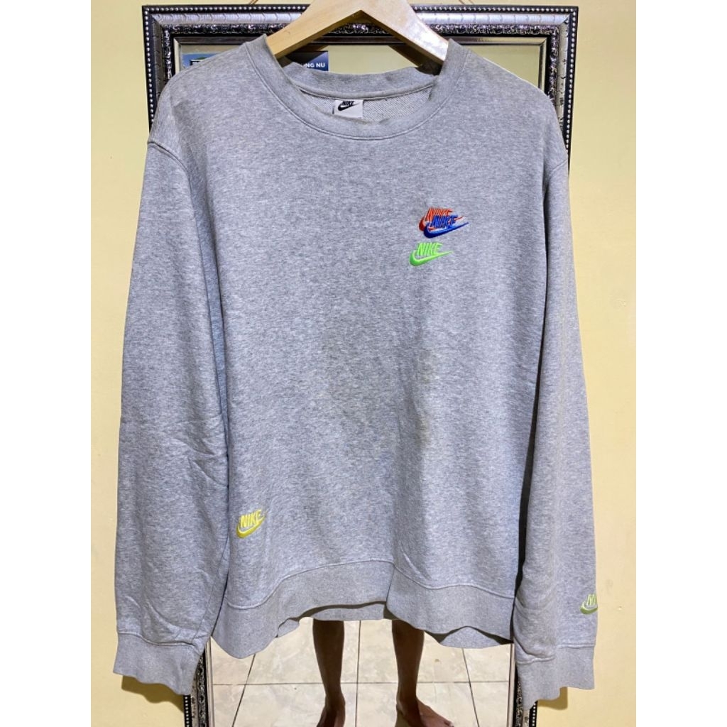 crewneck nike seven swoosh