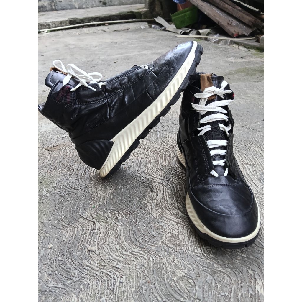 sepatu sport hiking Ecco exostrike high sz 41 42 kulit