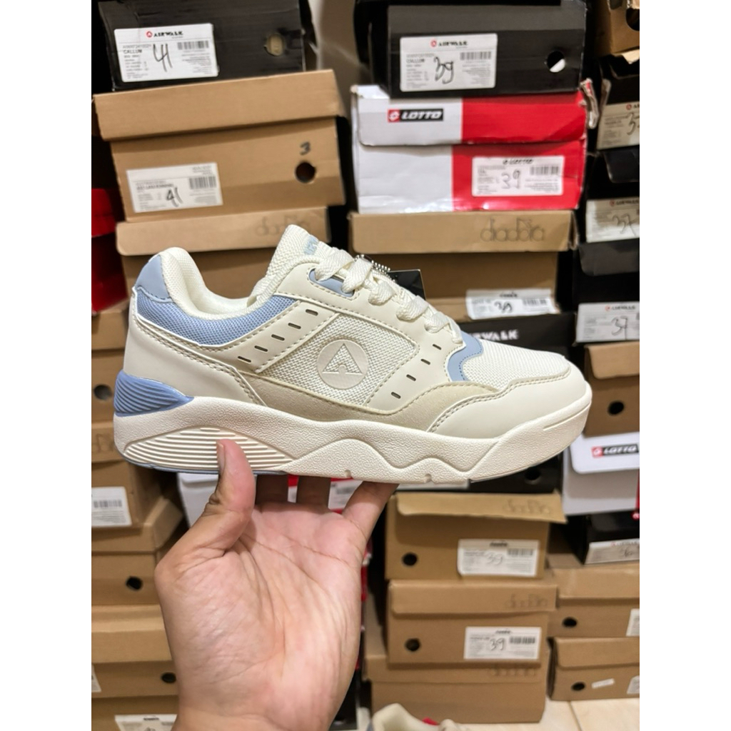 Sepatu Airwalk Domen Women Warna Beige Krem Size 36