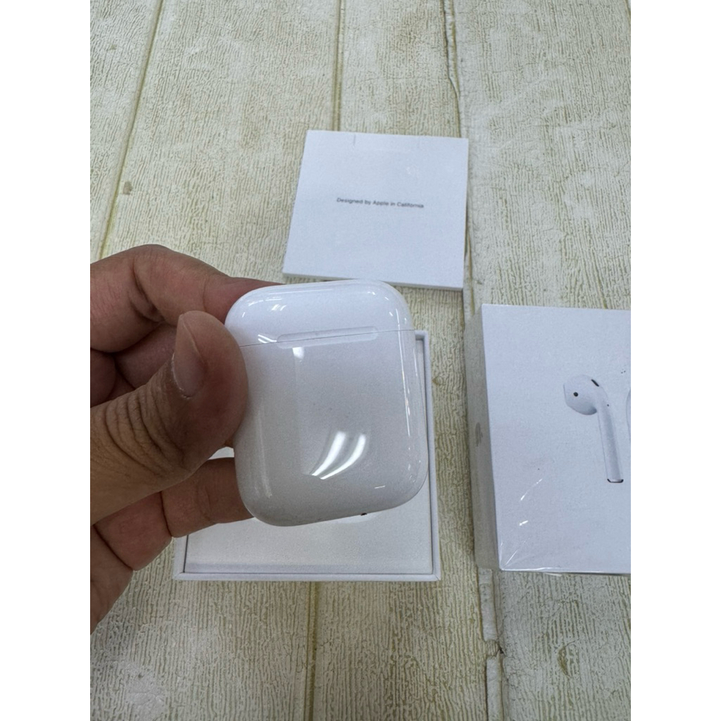 Apple Charging Case Airpods 2 original ( charging case only)