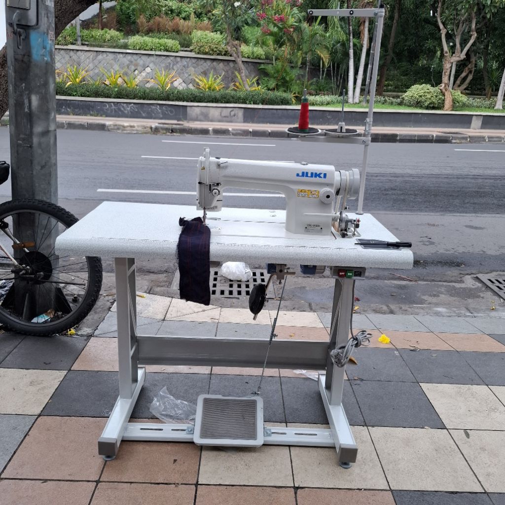 Mesin Jahit JUKI  DDL-8100e Seken  komplit