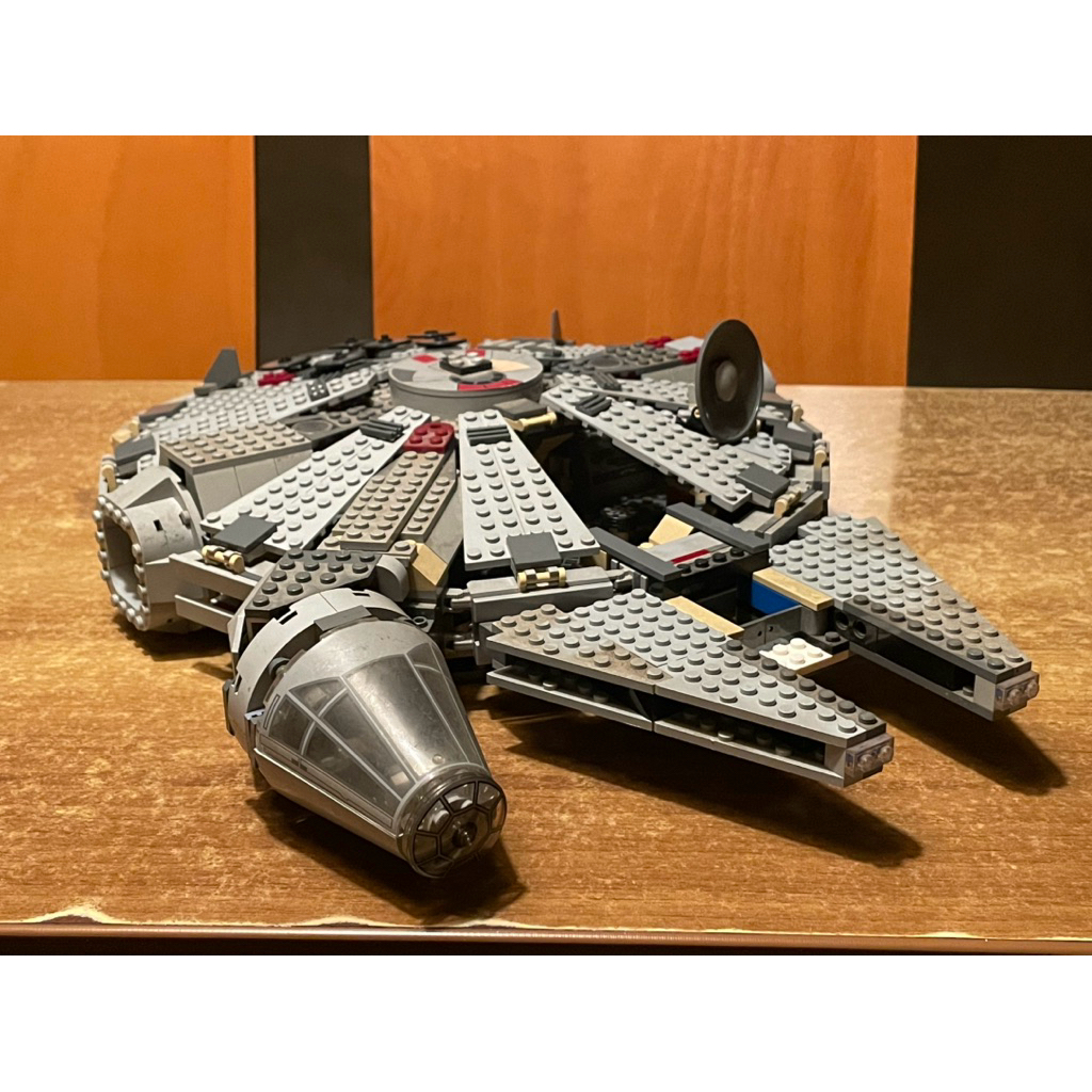 Lego Star Wars Millenium Falcon dan Pirate Tank