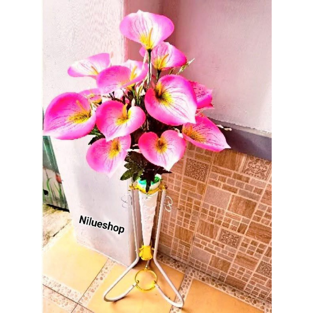 BUNGA ARON PANDA KUNTUM 18 BERIKUT POT STANDING BESI CORONG /Bunga pojok /bunga sudut ruangan/bunga 