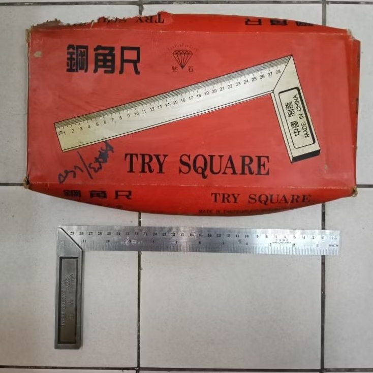 Penggaris siku 12" stainless 90 derajat (try square) 28 cm merek Diamond