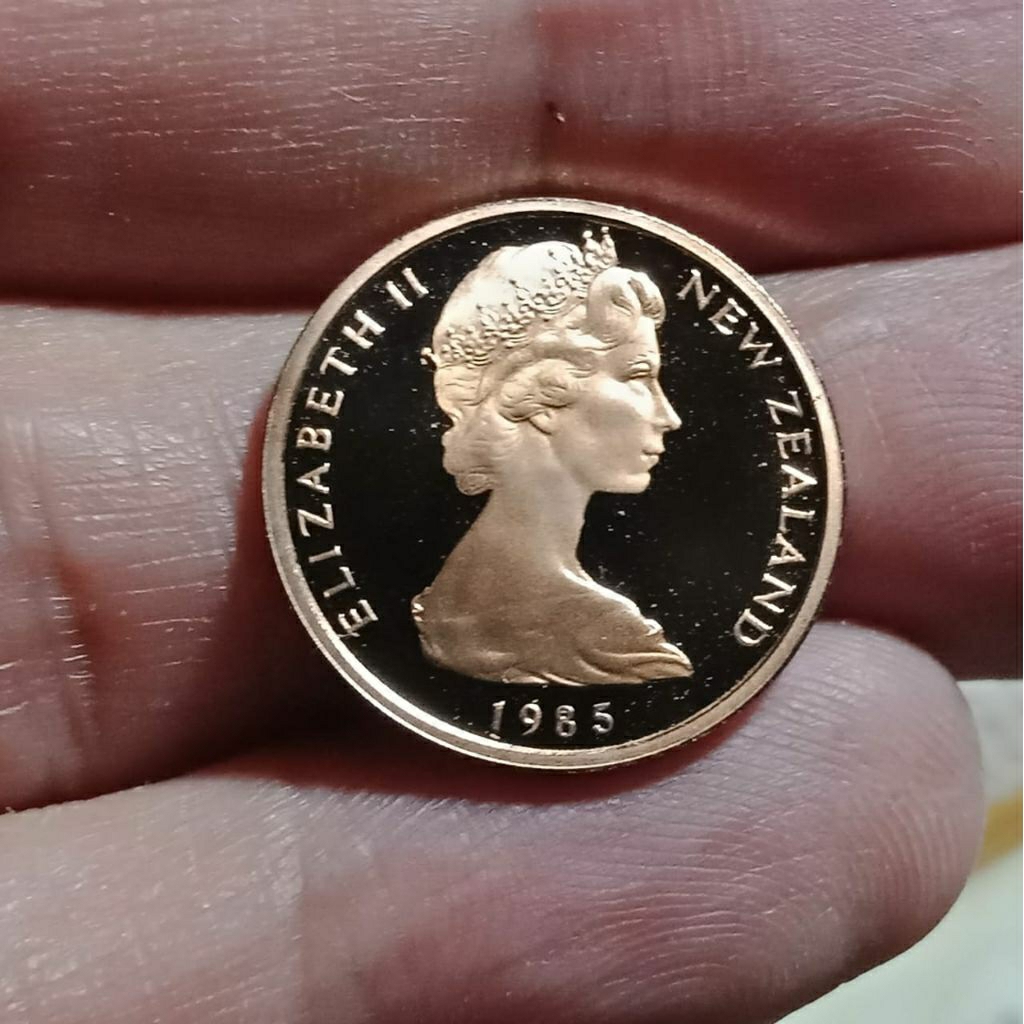 PROOF COIN RATU ELIZABEETH INGGRIS NEEWZEELAND KOLEKSI KUNO BAGUS BANYAK DICARI KOLEKTOR