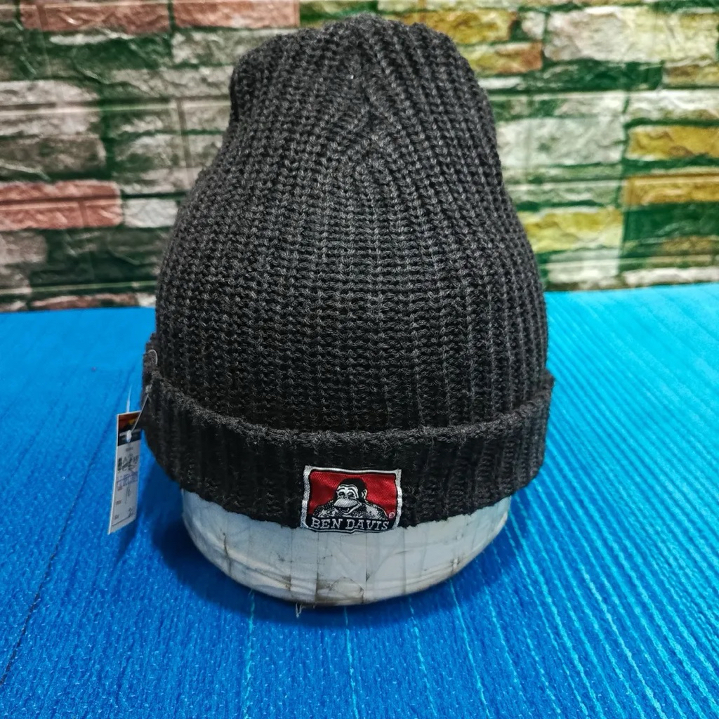 topi kupluk/beanie BEN DAVIS casual bagus
