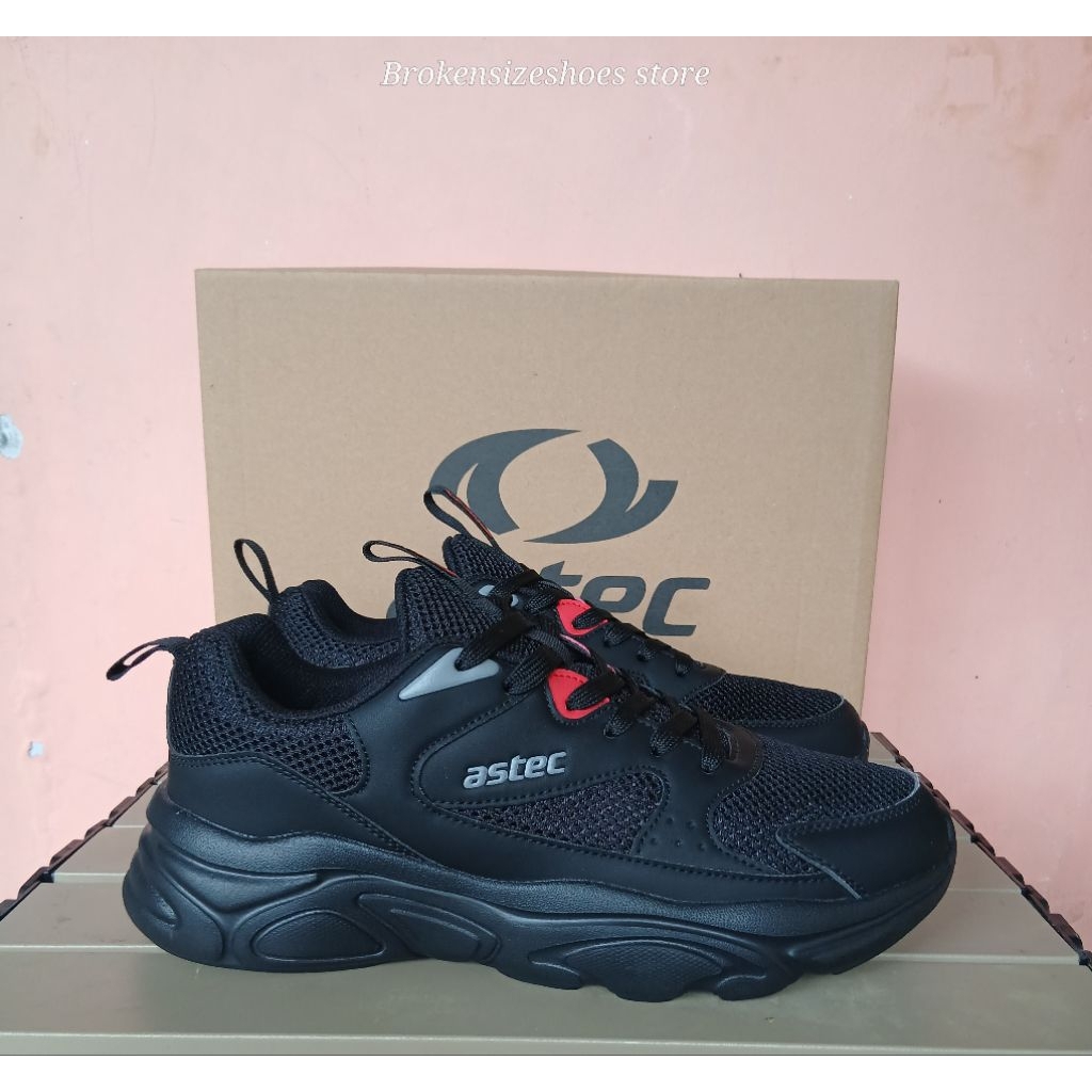 Astec Kosovo walking monoblack