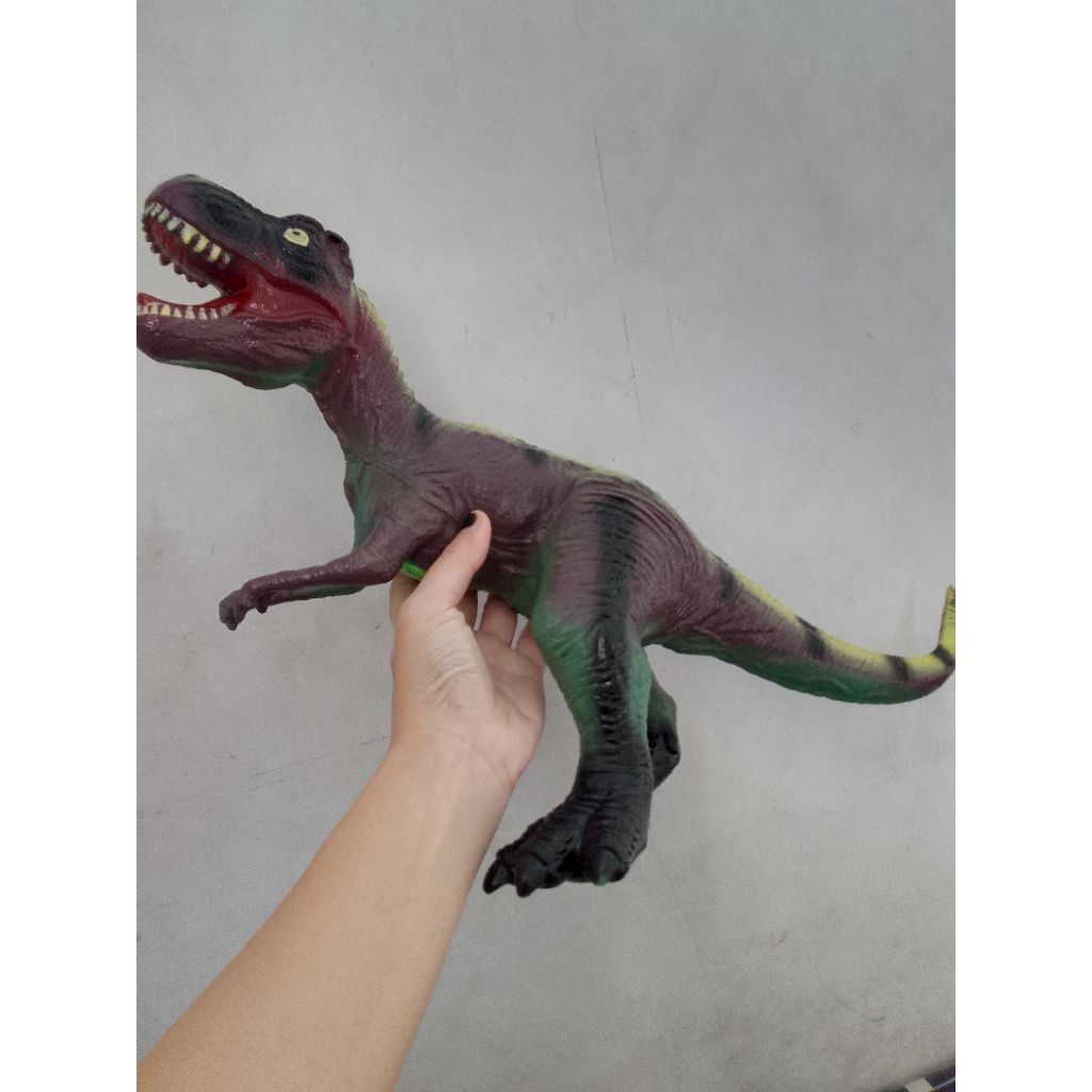 PRELOVED MAINAN DINO TIREX. PRELOVED MAKANAN ANAK LAKILAKI. PRELOVED MAINAN TIREX