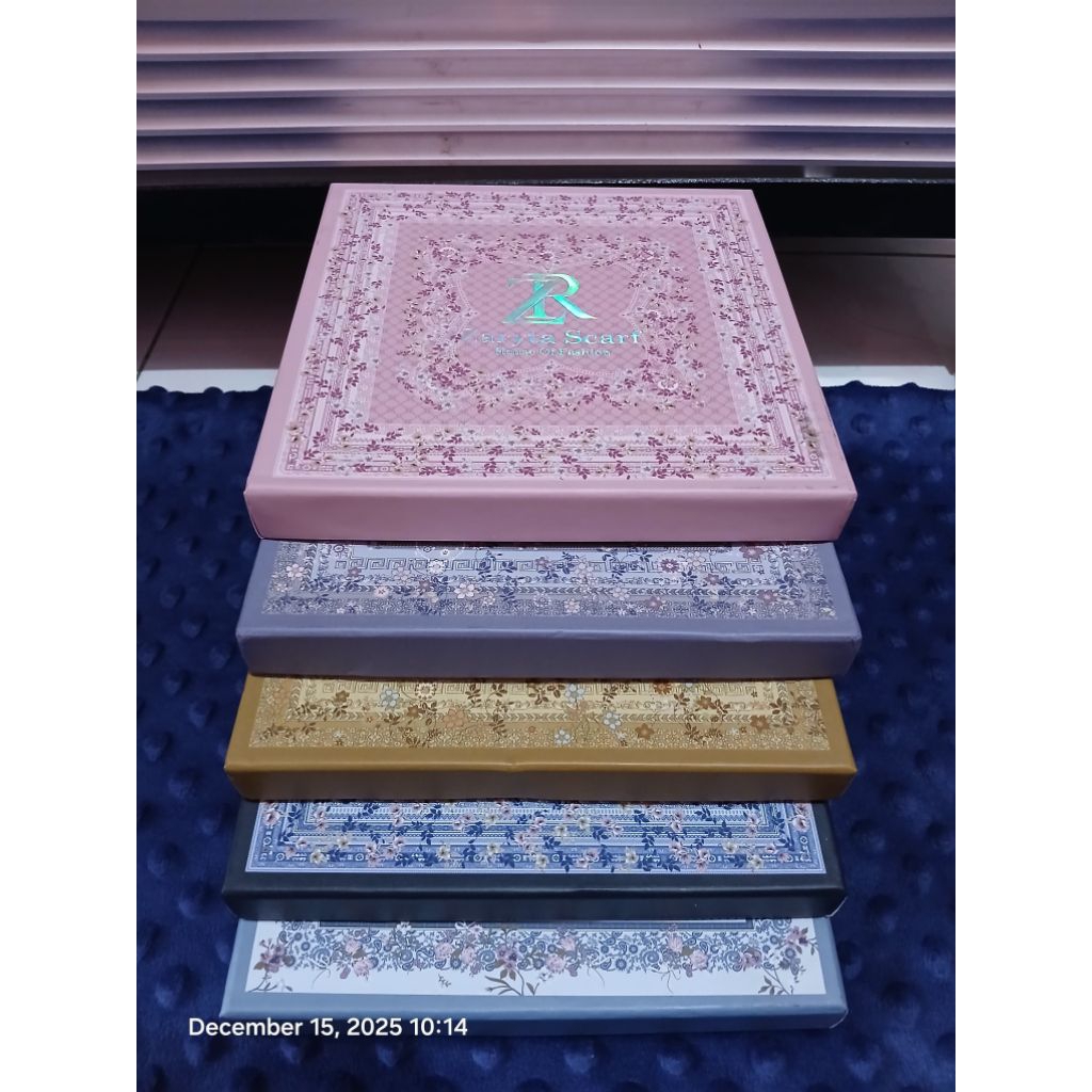 Zaryta Scarf Motif Box