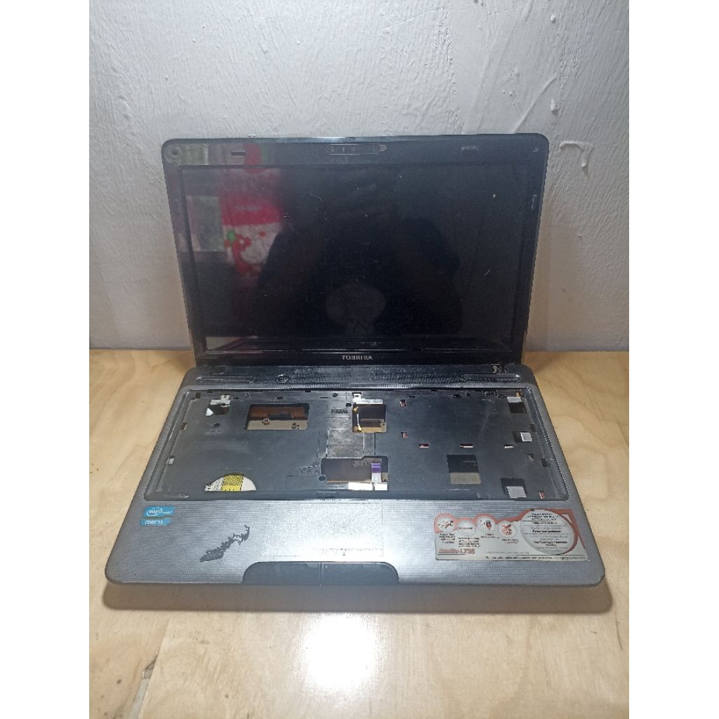 casing laptop toshiba L745