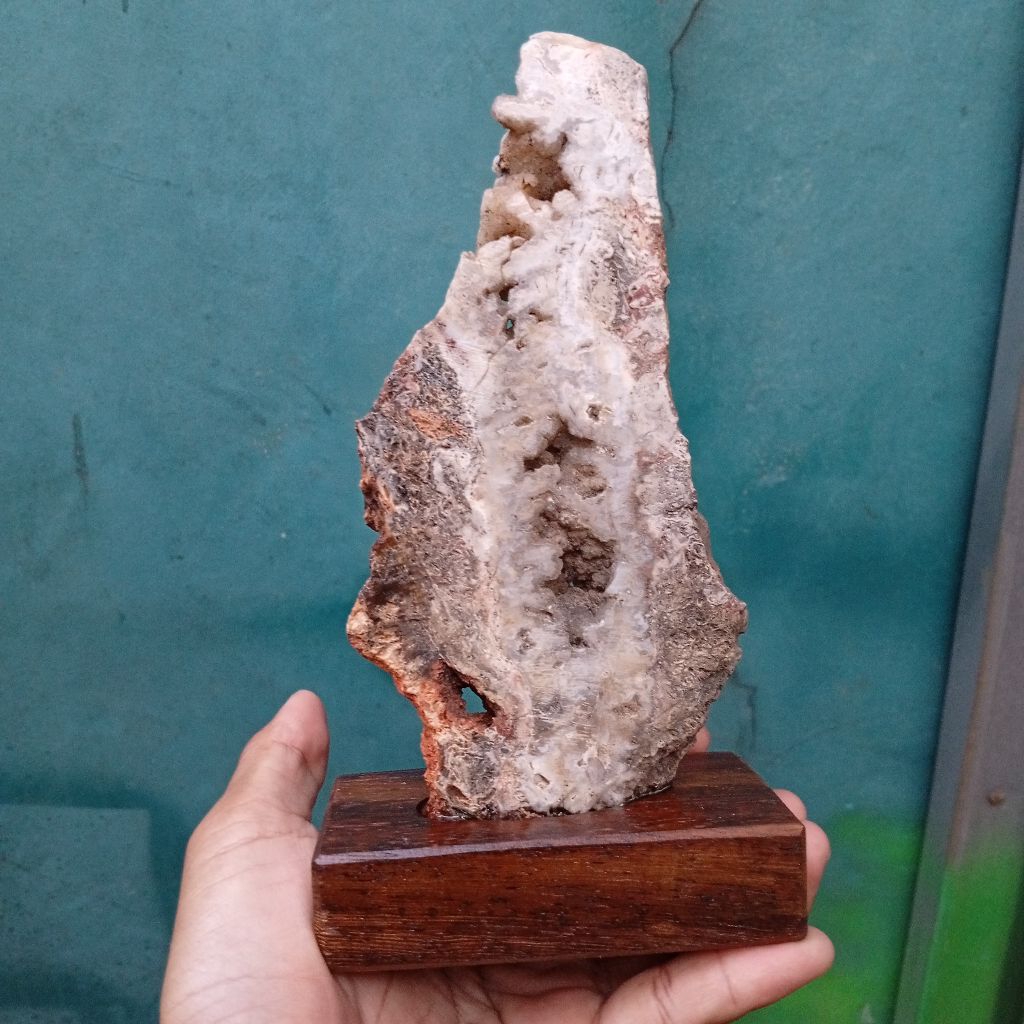 pajangan batu kristal batu akik unik natural alam