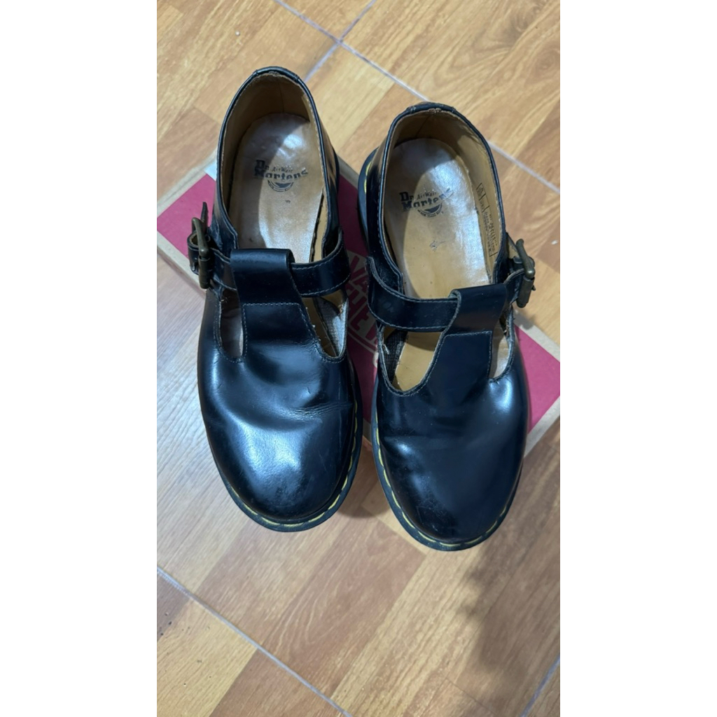 Dr. Martens Docmart Polley T-Bar SECOND
