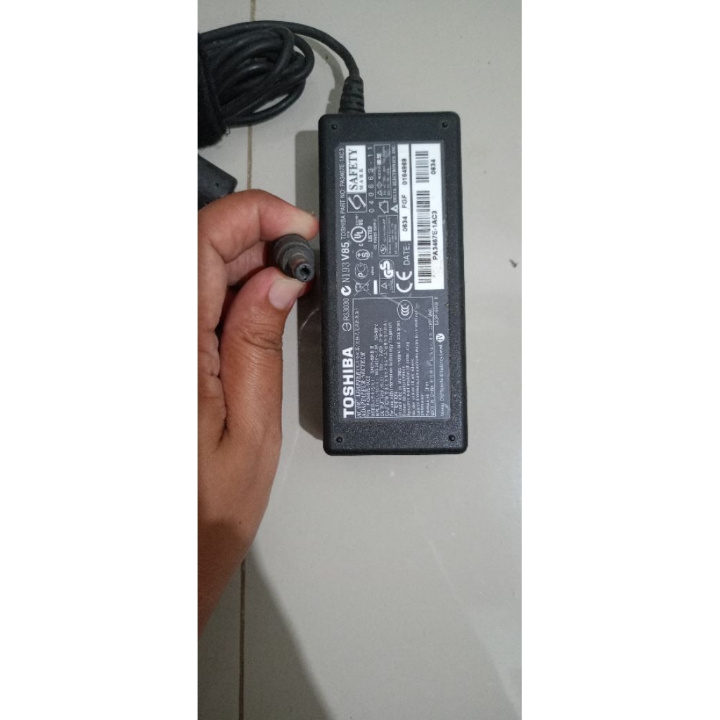 charger laptop Toshiba