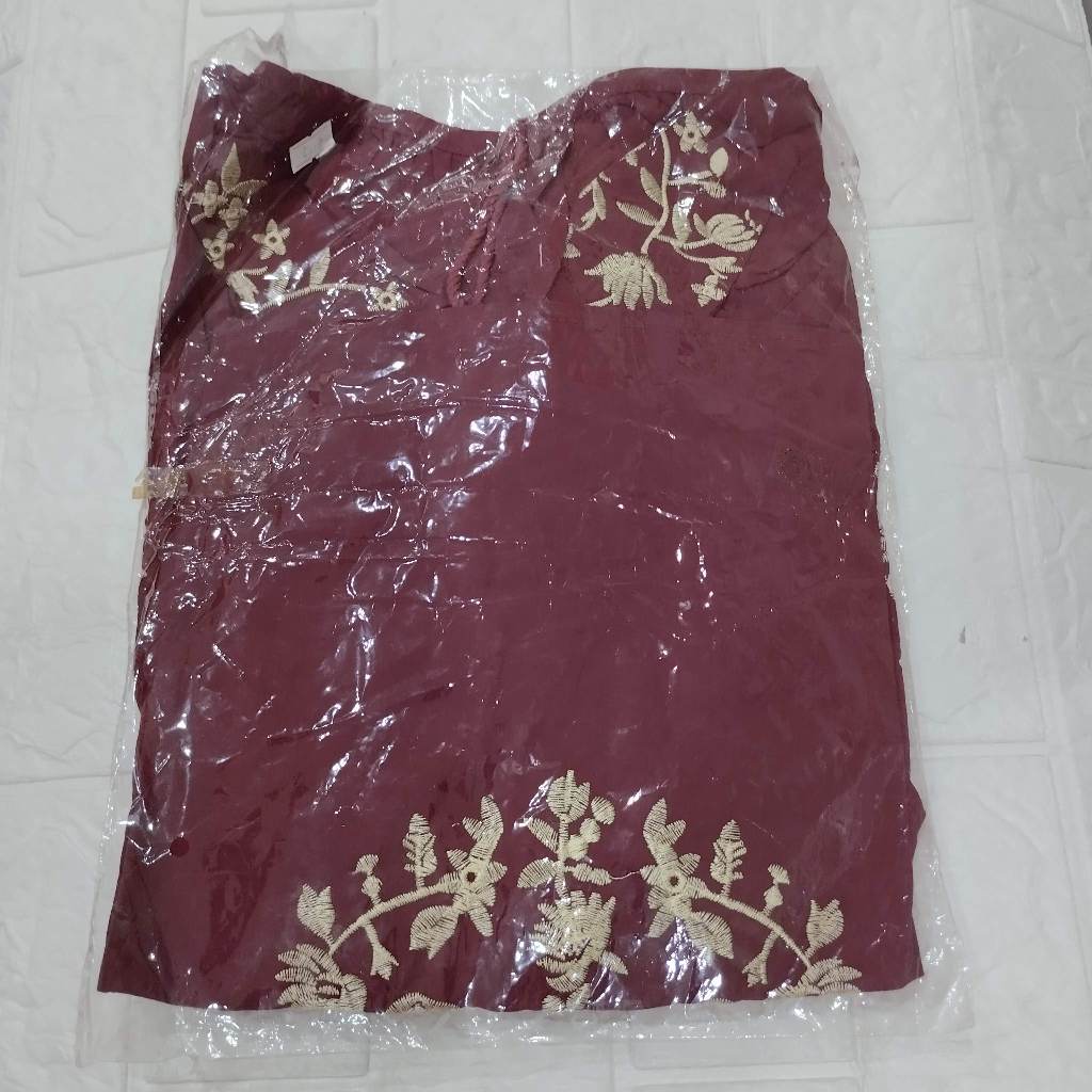 Baju Atasan Wanita Motif Sulaman Warna Maroon 5152