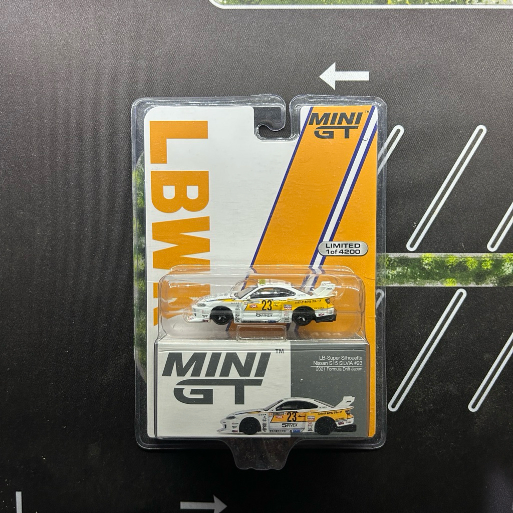 MINIGT NISSAN SILVIA S15 FORMULA DRIFT