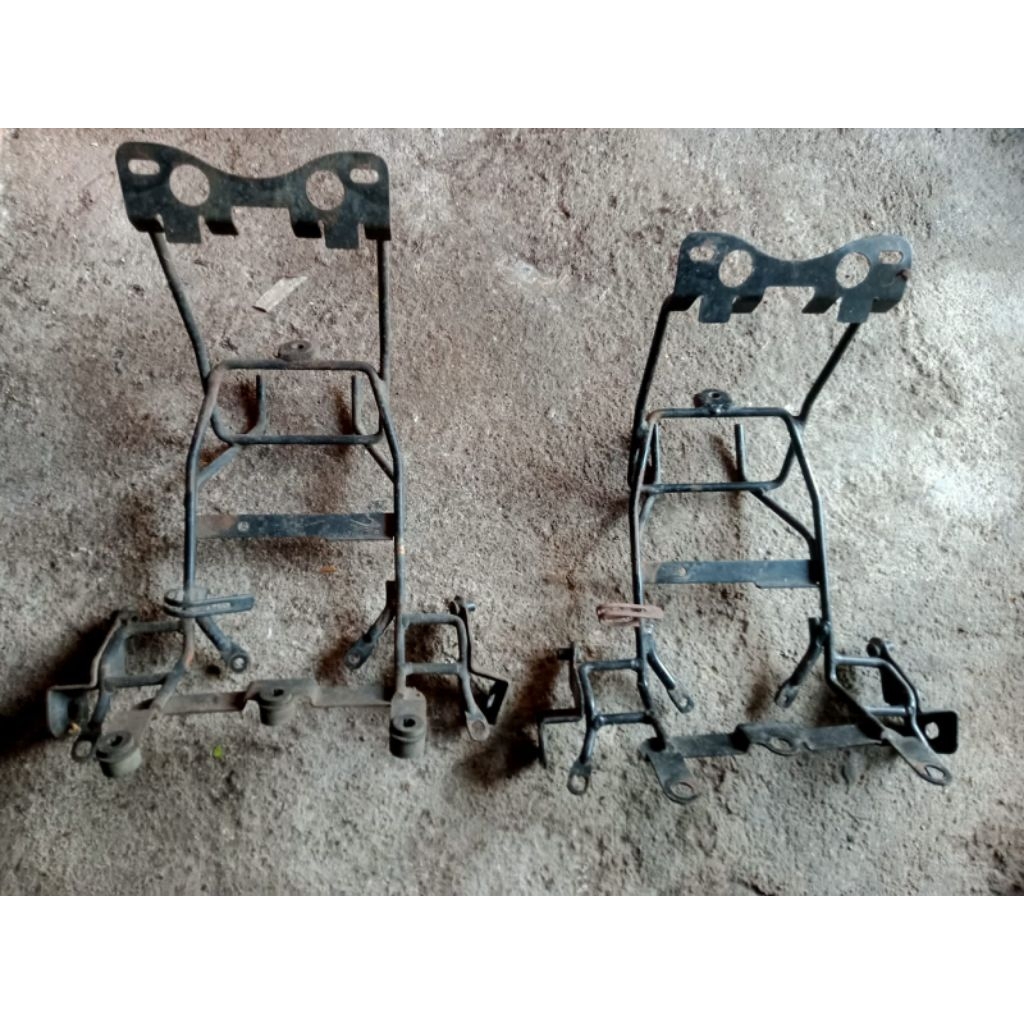 Bracket Lampu Megapro Mono ori