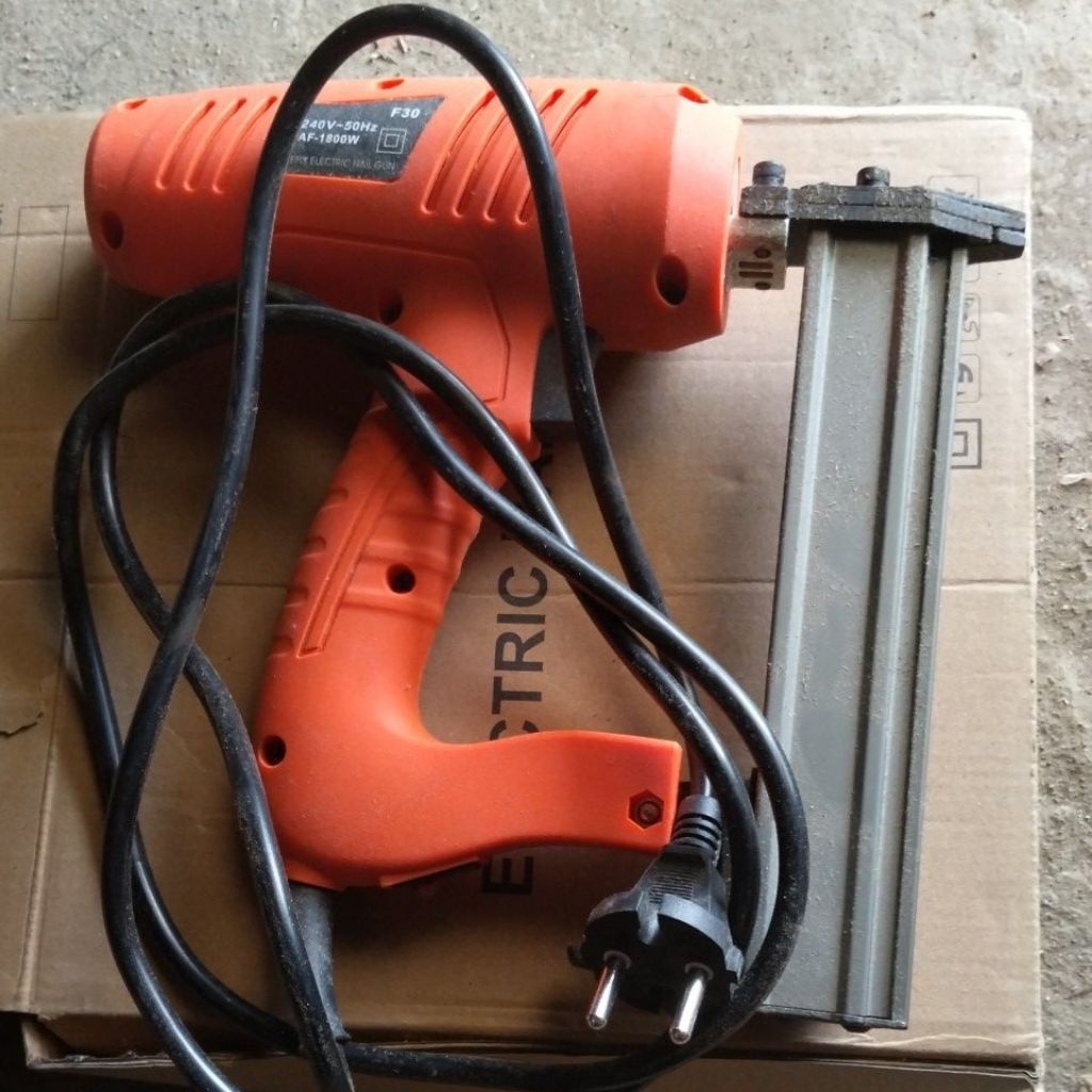electric nail gun