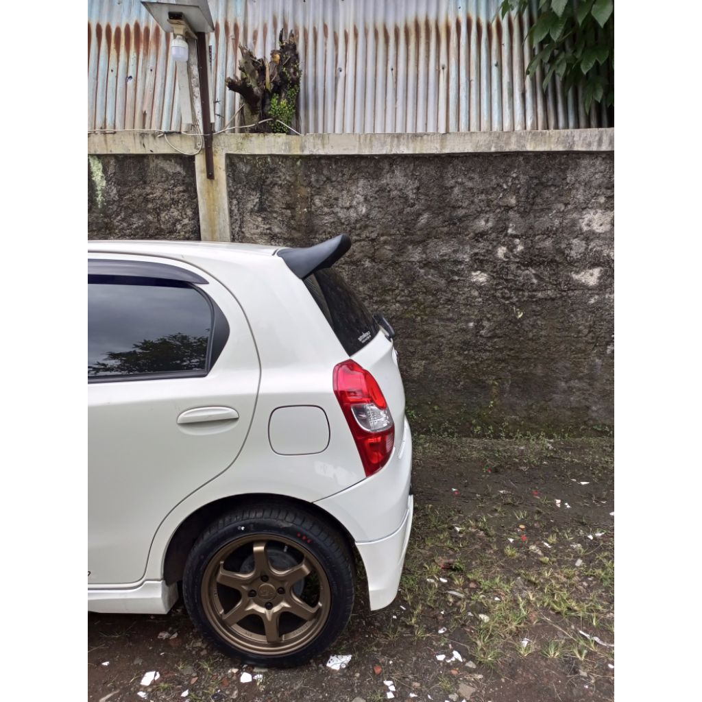 spoiler spion Etios Valco