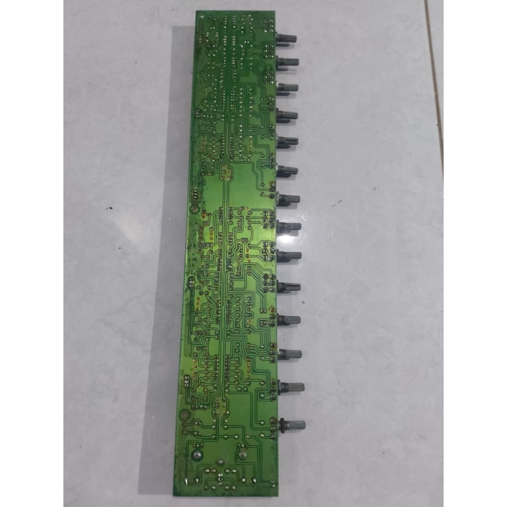 crossover  4 way  stereo  NXO bekas suara normal