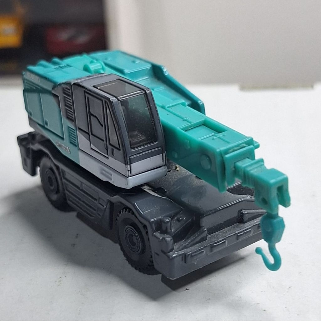 Diecast Tomica Kobelco Crane 1/64