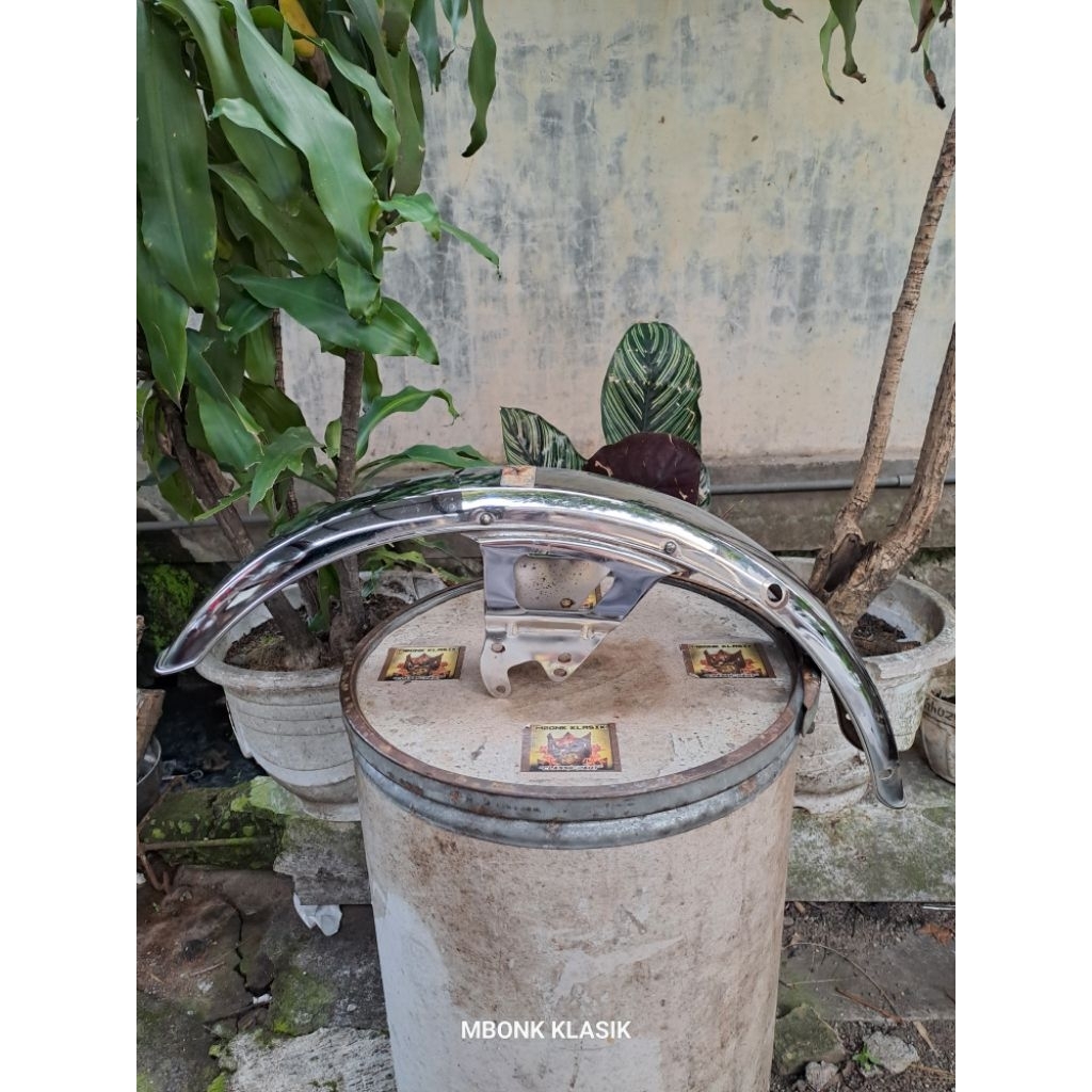 spakbor depan gl 100 gl 125 glk ORIGINAL spakbor depan honda gl100 gl125 spakbor gl 100 slebor depan