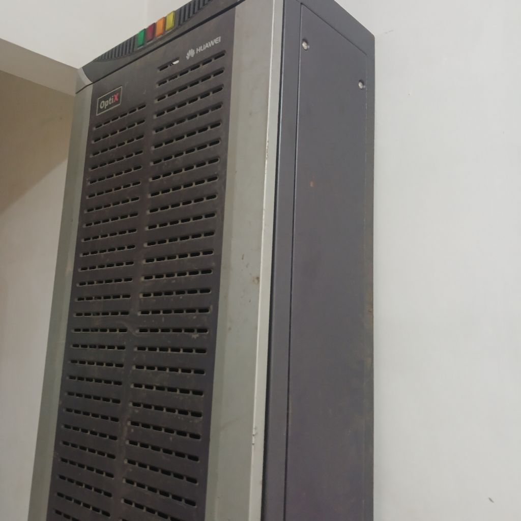 Lemari Rak Server Merk Huawei 42u