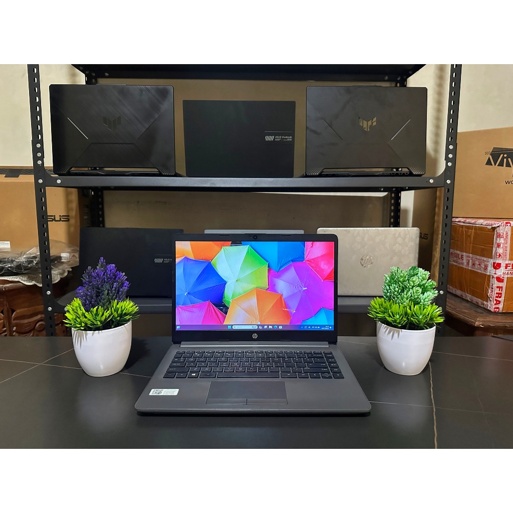Laptop HP 240 G8 - AMD Ryzen 5 5500U, RAM 8GB, SSD 512GB, VGA AMD - Mulus Siap pakai No Minus