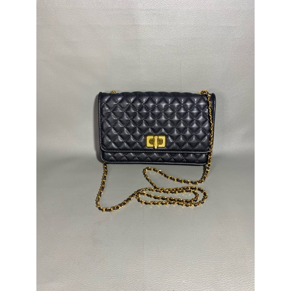 CHARLES & KEITH CHAIN STRAP BLACK / CHARLES & KEITH SLINGBAG / TAS CK BEKAS SECOND ORIGINAL / CHARLE