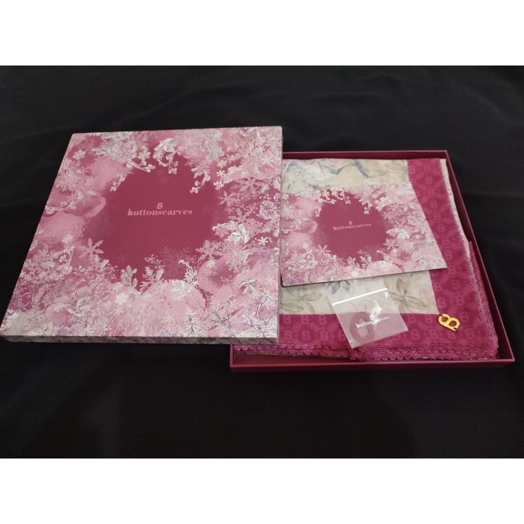 BUTTONSCARVES HOLIDAY PLUM