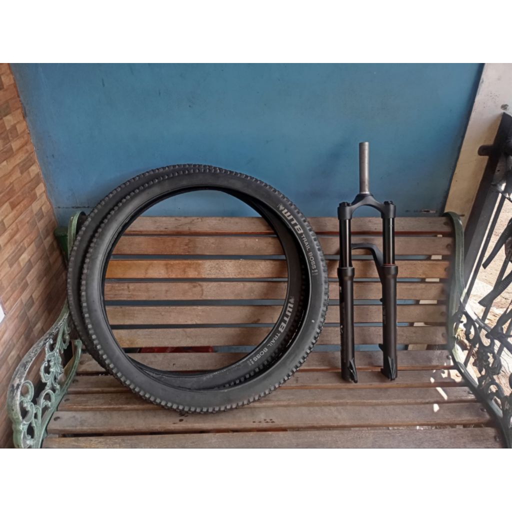 Fork xhibit 27.5 T140. Air dan WTB trail boss 27.5X225