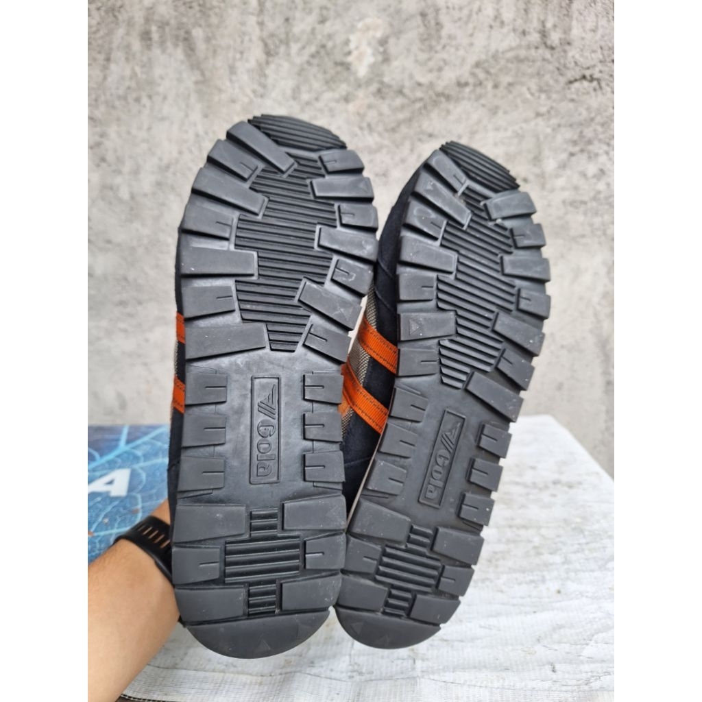 Sepatu Gola Classic Altitude