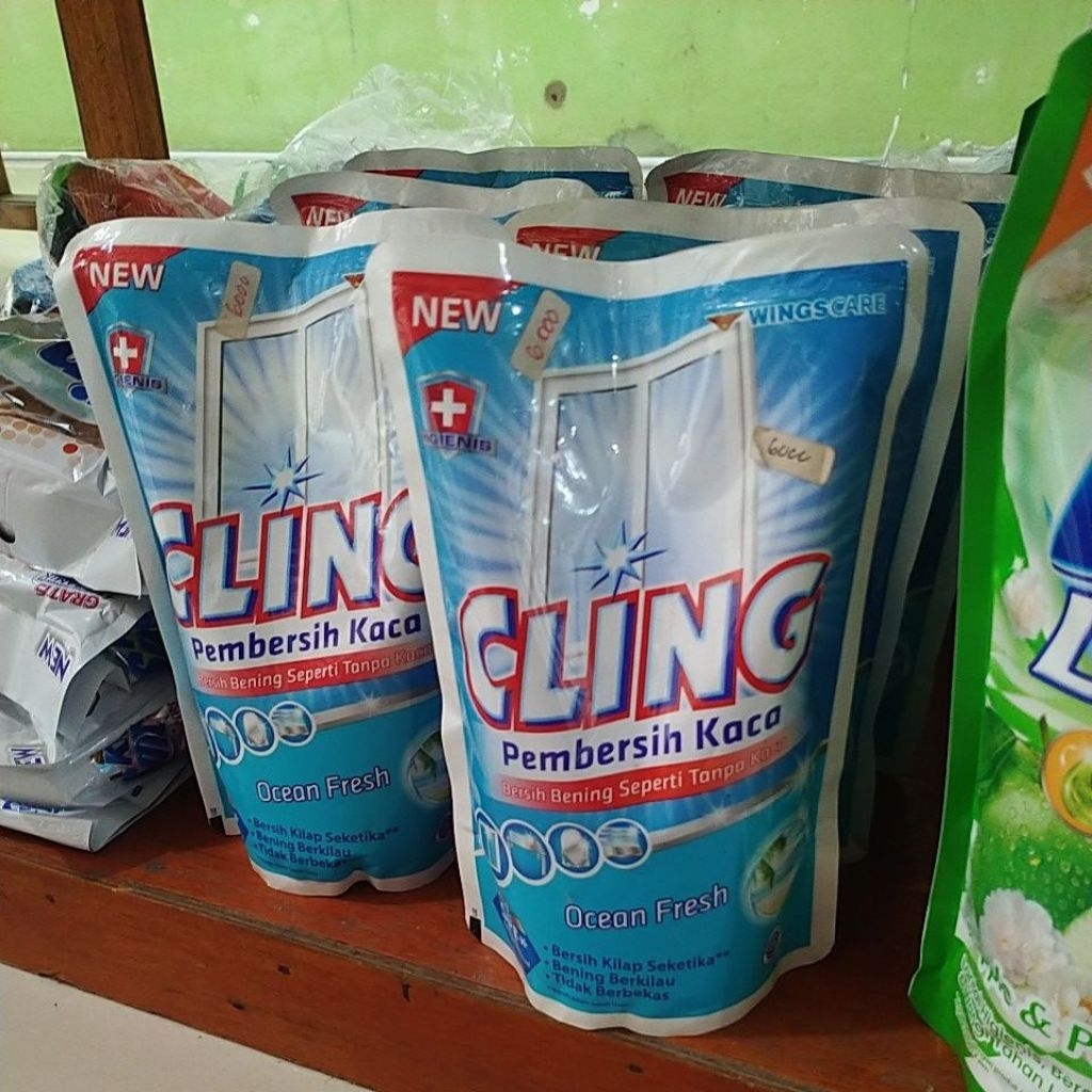 Cling Pembersih Kaca Isi Ulang 425ml
