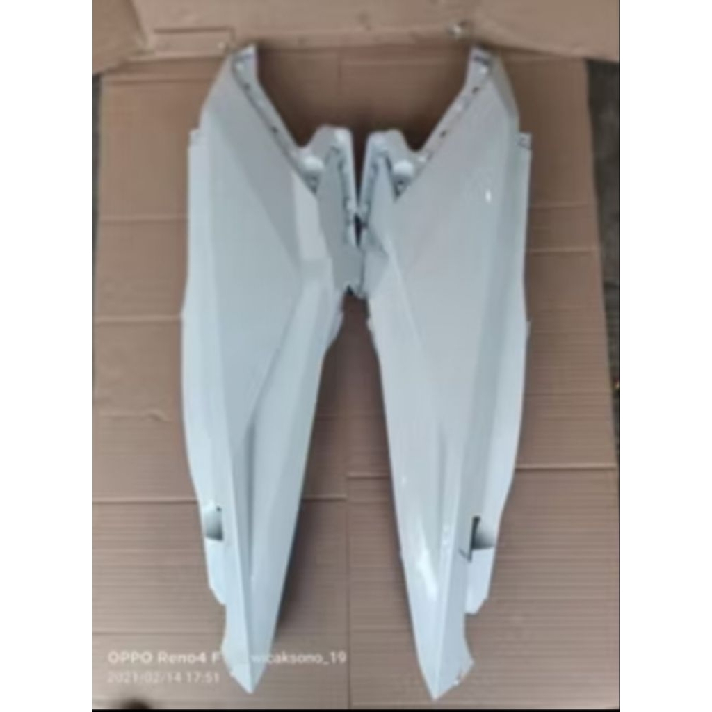 Cover body belakang motor Honda Vario 125 - 150 LED OLD Tahun 2015 2017 Warna PUTIH
