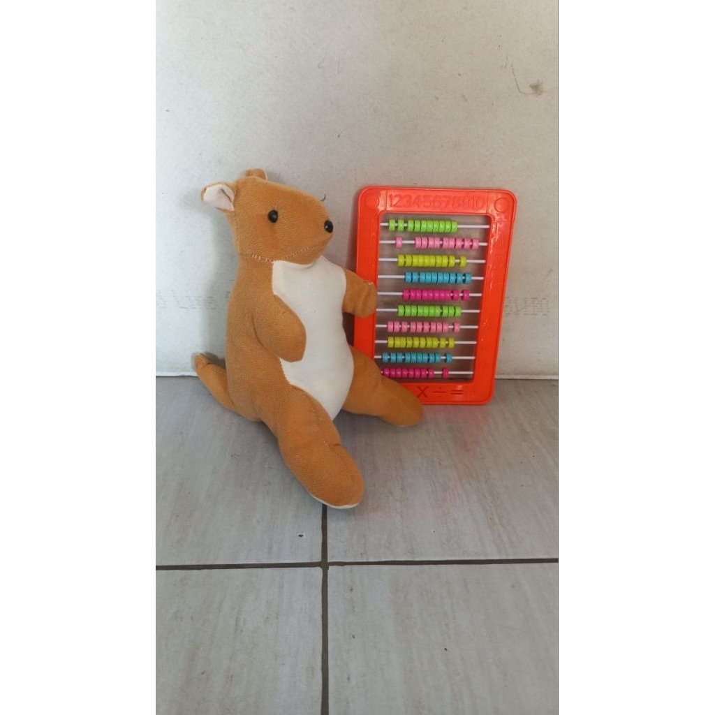 boneka kangguru