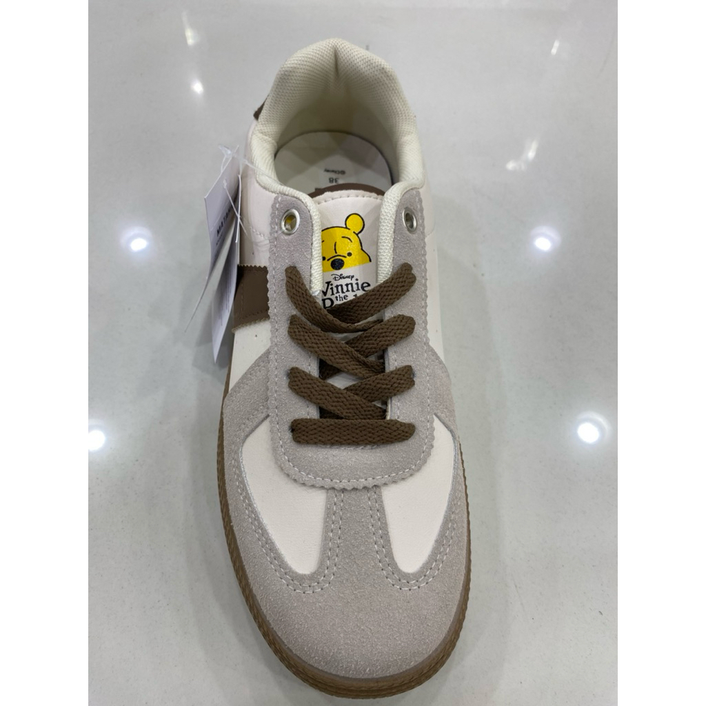 Sneakers wanita merk Nevada Disney