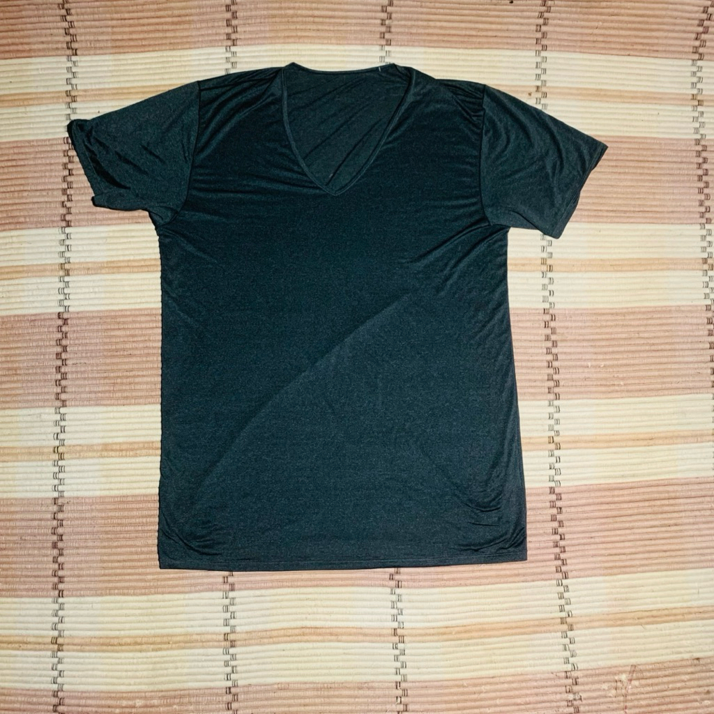 Kaos Dry UNIQLO AIRism V Neck T Shirt Baju Grey Original Second Preloved